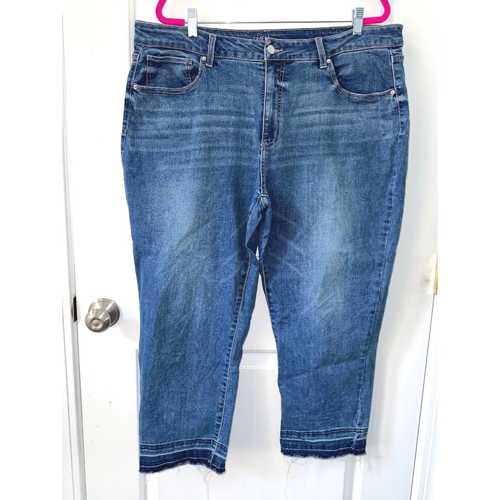 Time and Tru high rise capri jeans